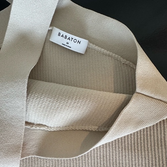 Aritzia BABATON Sculpt knit, criss-cross halter style top - Picture 2 of 4